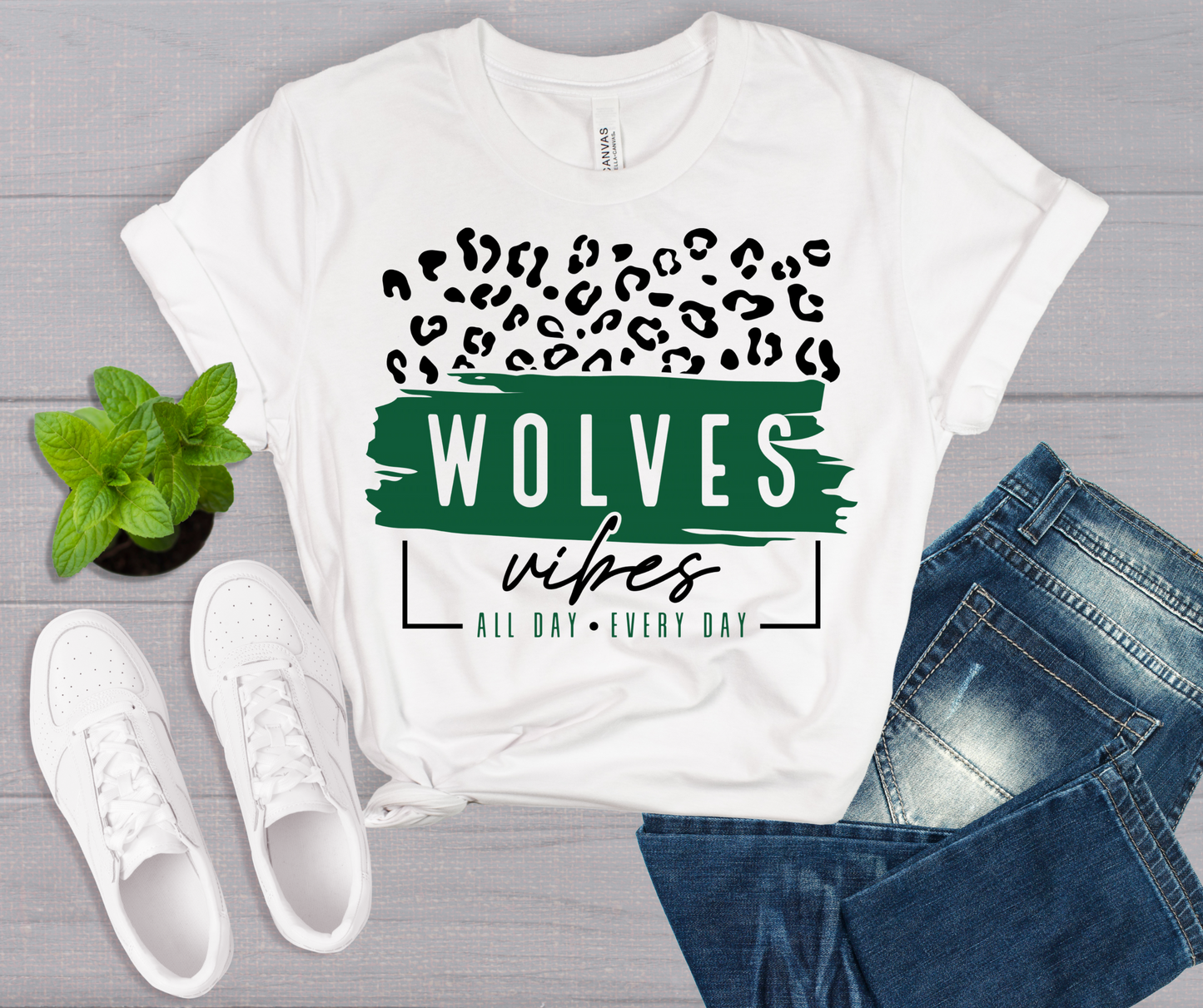 ***PREORDER*** Wolves Vibes Tee